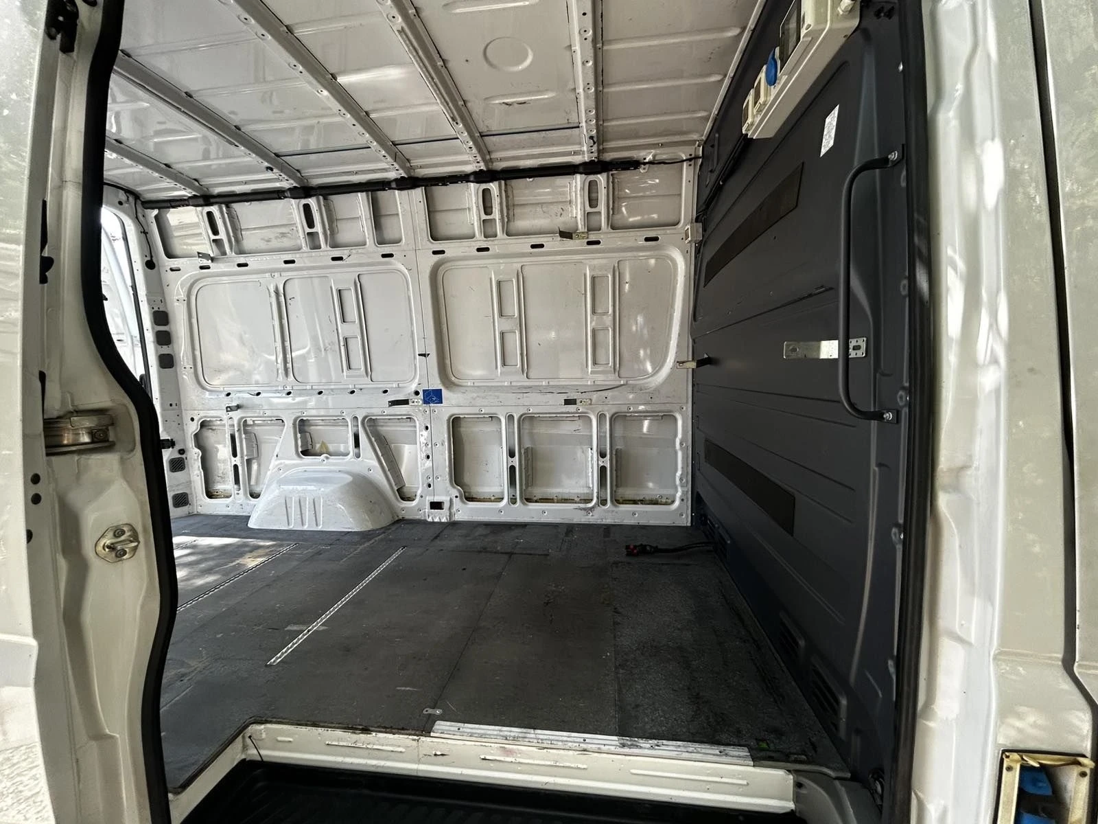 VW Crafter 2.0TDI 140K, снимка 15 - Бусове и автобуси - 55710180