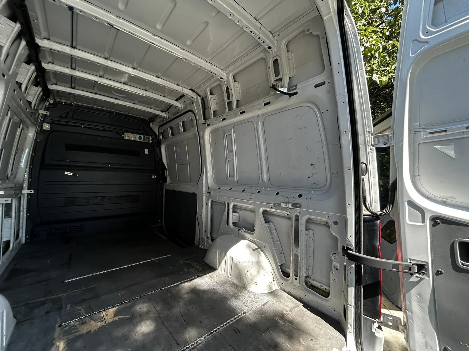 VW Crafter 2.0TDI 140K, снимка 12 - Бусове и автобуси - 55710180