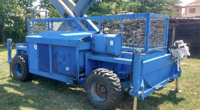 Автовишка Друга марка Holland lift b195dl25 , снимка 7 - Индустриална техника - 54728326