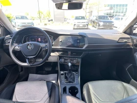 VW Jetta КОЖА, ПОДРЕВ, НАВИ, СЕРВИЗНА ИСТОРИЯ, ЦЕНА ДО БГ, снимка 11