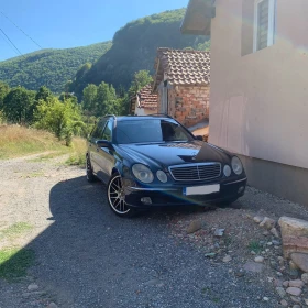  Mercedes-Benz E 270