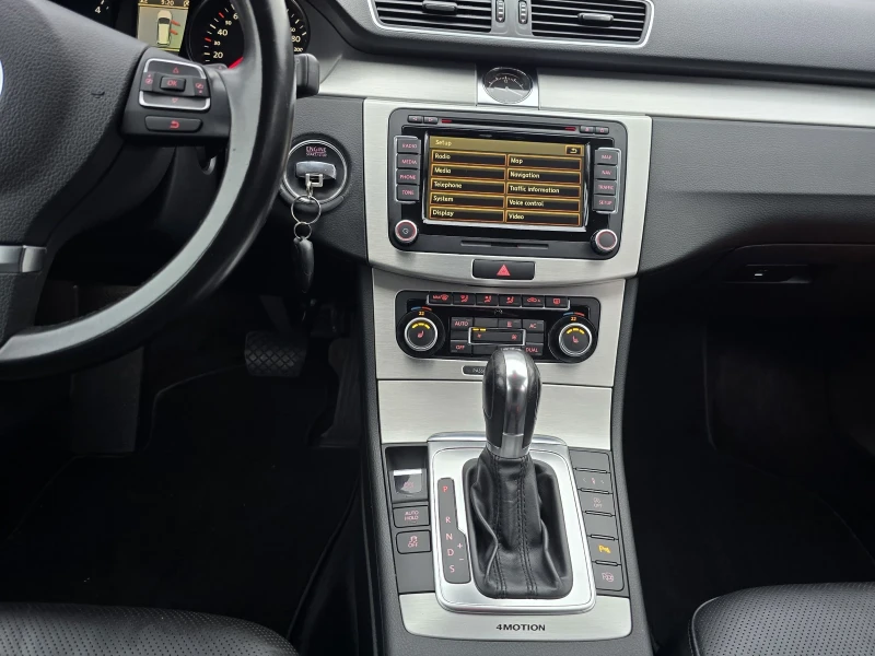 VW Passat 2.0TDI  NAVI DSG, снимка 9 - Автомобили и джипове - 48714572