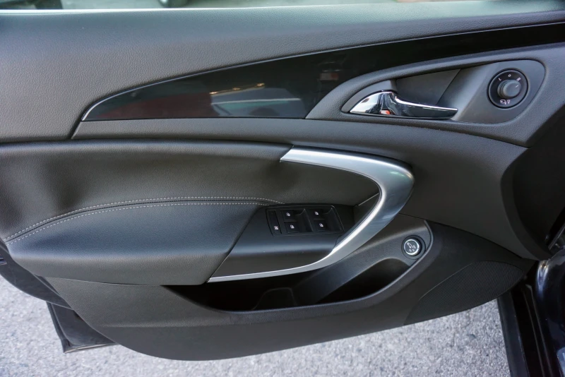 Opel Insignia 2.0 CDTI SPORTS TOURER COSMO, снимка 5 - Автомобили и джипове - 49197888