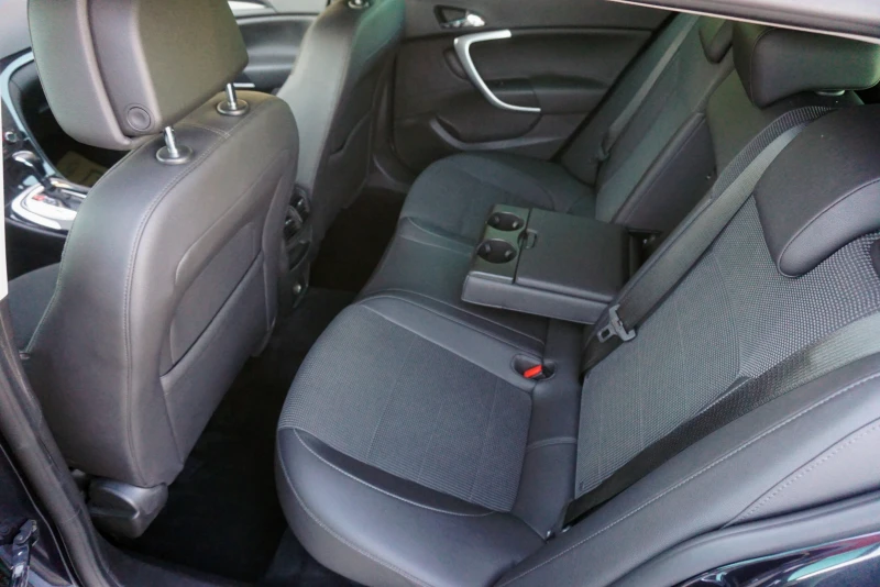 Opel Insignia 2.0 CDTI SPORTS TOURER COSMO, снимка 14 - Автомобили и джипове - 49197888