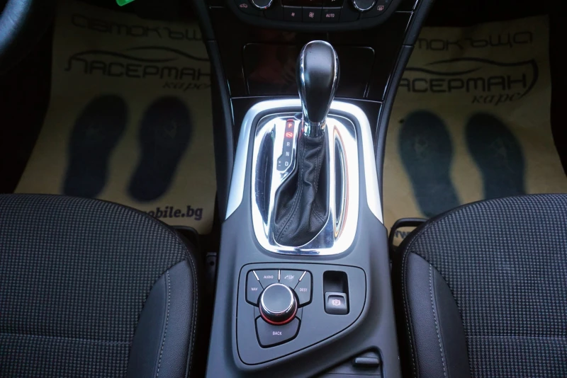 Opel Insignia 2.0 CDTI SPORTS TOURER COSMO, снимка 7 - Автомобили и джипове - 49197888