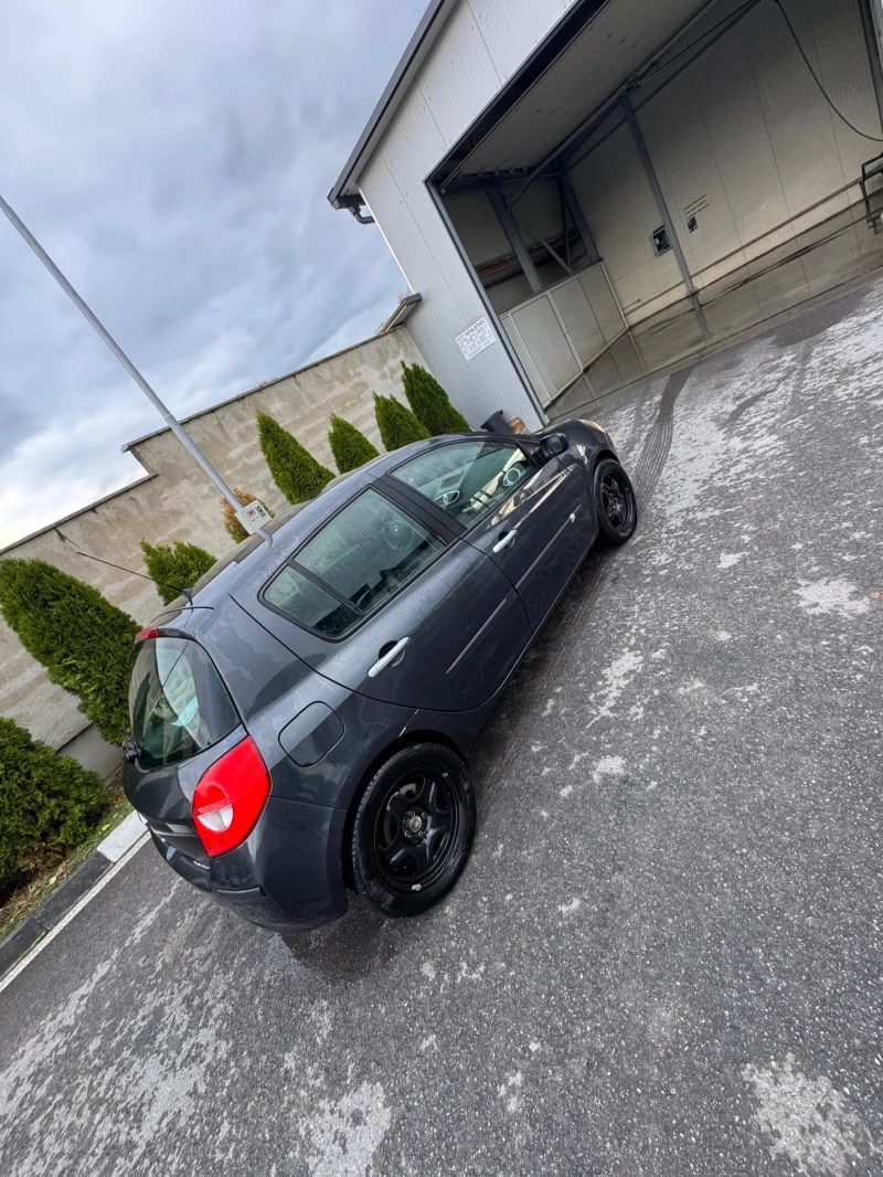 Renault Clio 1.6i, снимка 3 - Автомобили и джипове - 52528723