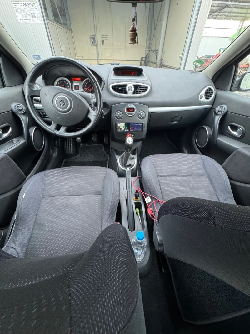 Renault Clio 1.6i, снимка 6 - Автомобили и джипове - 52528723
