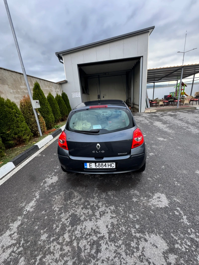 Renault Clio 1.6i, снимка 4 - Автомобили и джипове - 52528723