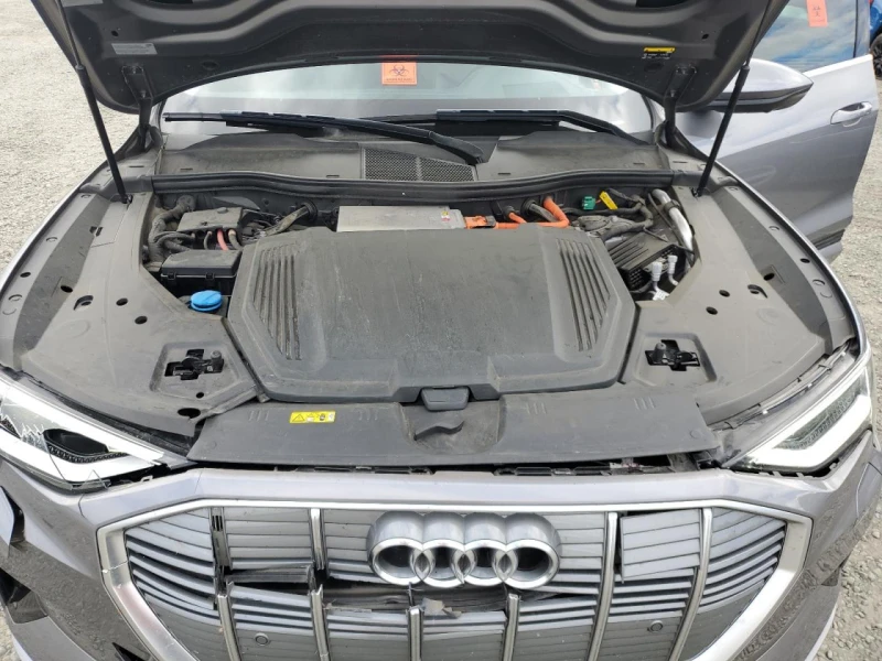 Audi E-Tron PRESTIGE, снимка 12 - Автомобили и джипове - 53154869