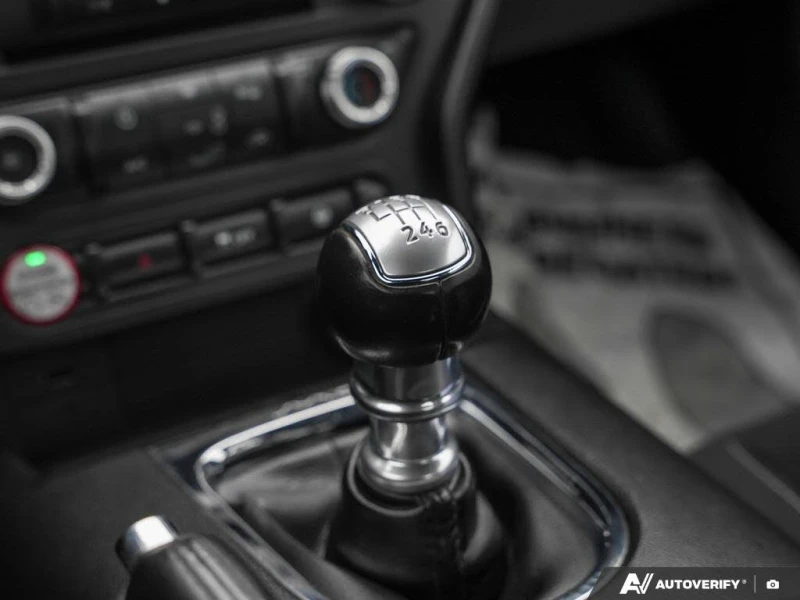 Ford Mustang GT Coupe RWD * CARFAX * АвтоКредит* (ЦЕНА ДО БГ), снимка 12 - Автомобили и джипове - 53272431