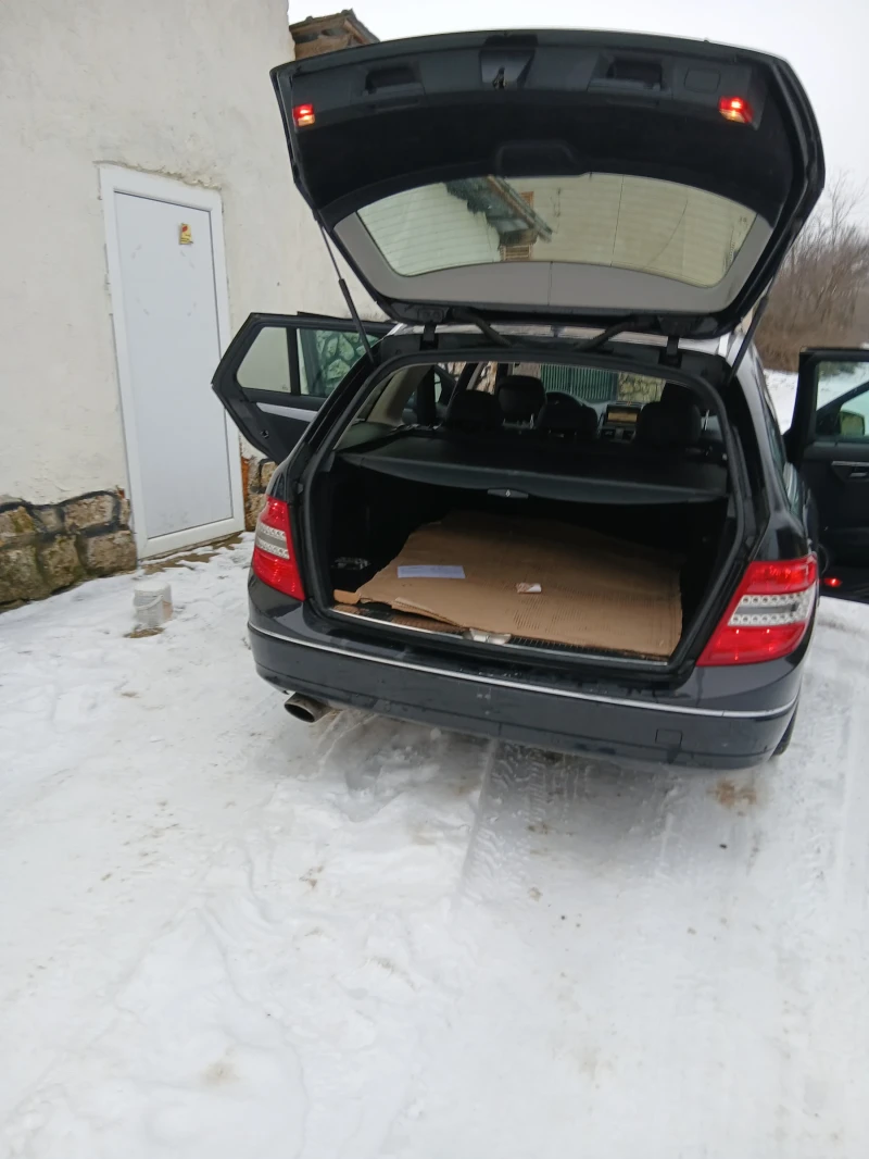 Mercedes-Benz C 220, снимка 3 - Автомобили и джипове - 53430976