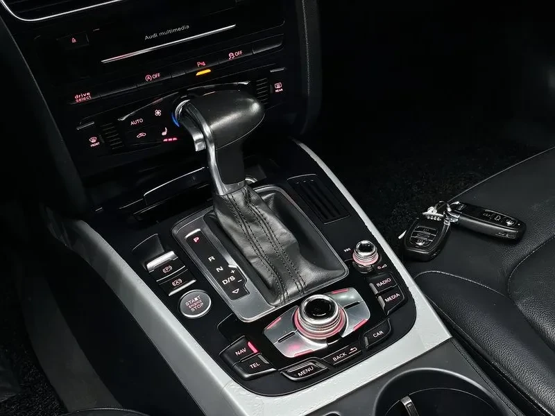 Audi A5 2.0 TDI Quattro, снимка 9 - Автомобили и джипове - 54146133