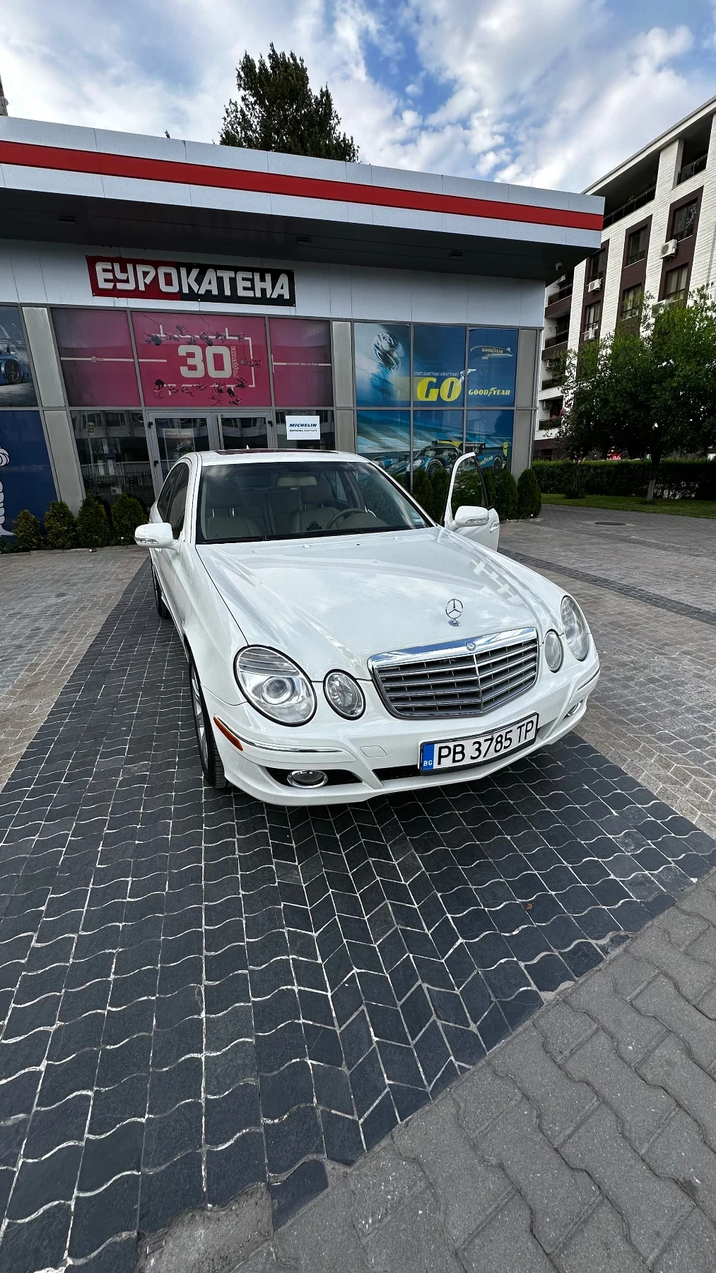 Mercedes-Benz E 350 4Matik 7G Tronik - изображение 2
