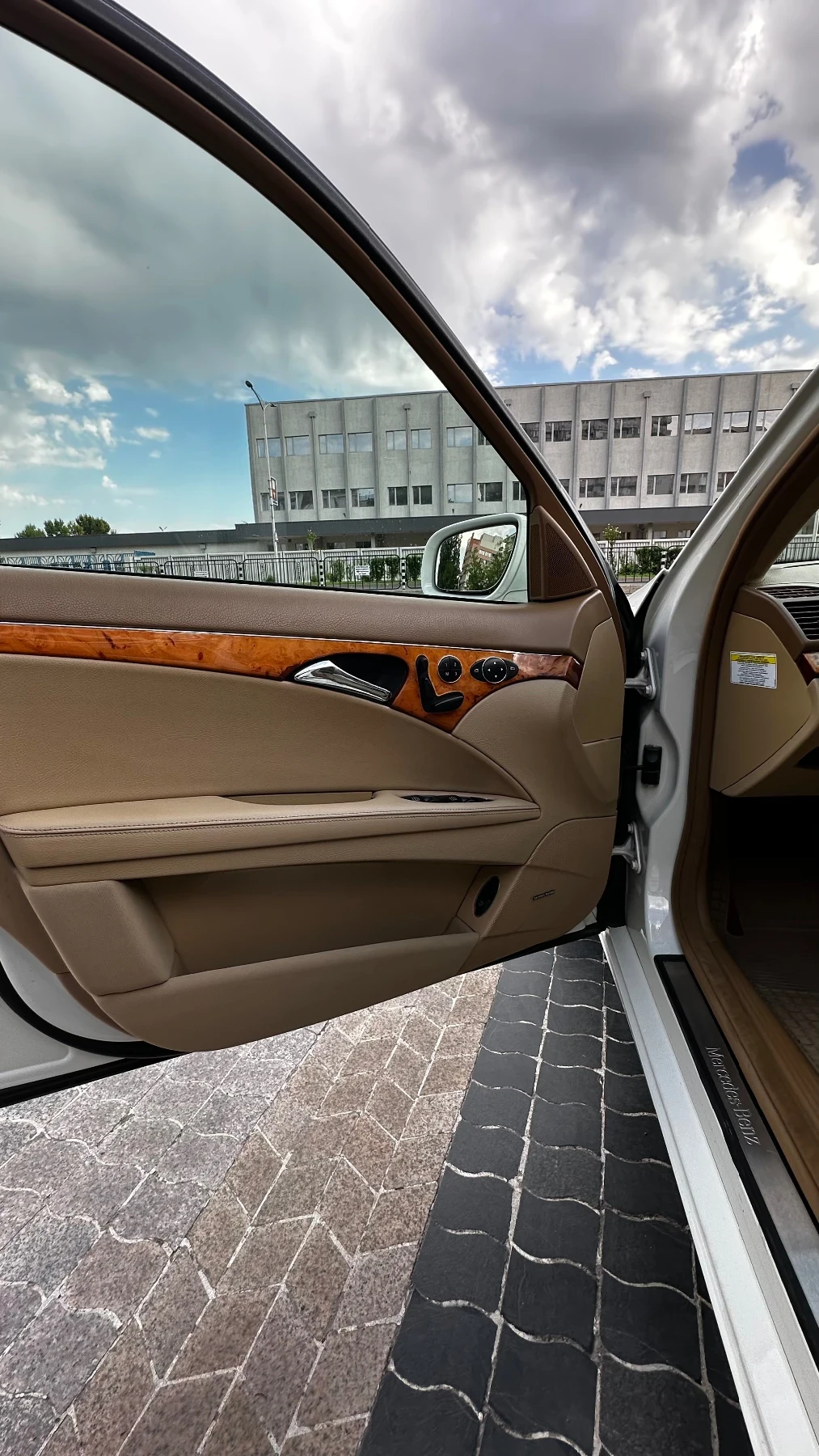 Mercedes-Benz E 350 4Matik 7G Tronik - изображение 7