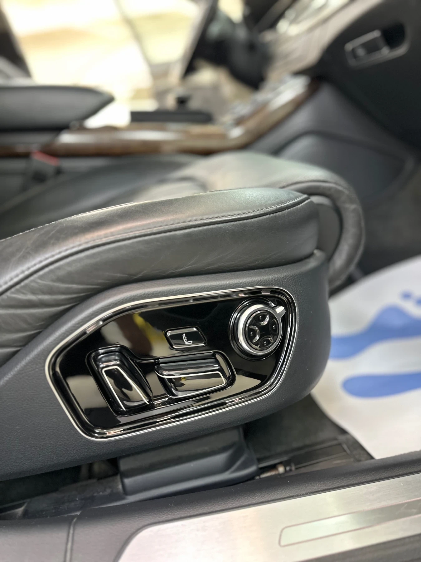 Audi A8 * DISTR * NIGHT * MASSAGE * SOLAR * ОБДУХВАНЕ * ДВ - изображение 6