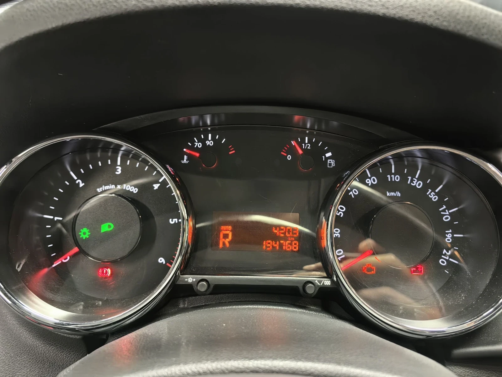 Peugeot 3008 1.6HDI* РЕГ* АВТОМАТ* ПАРКТРОНИК* АВТОПИЛОТ*  - изображение 10