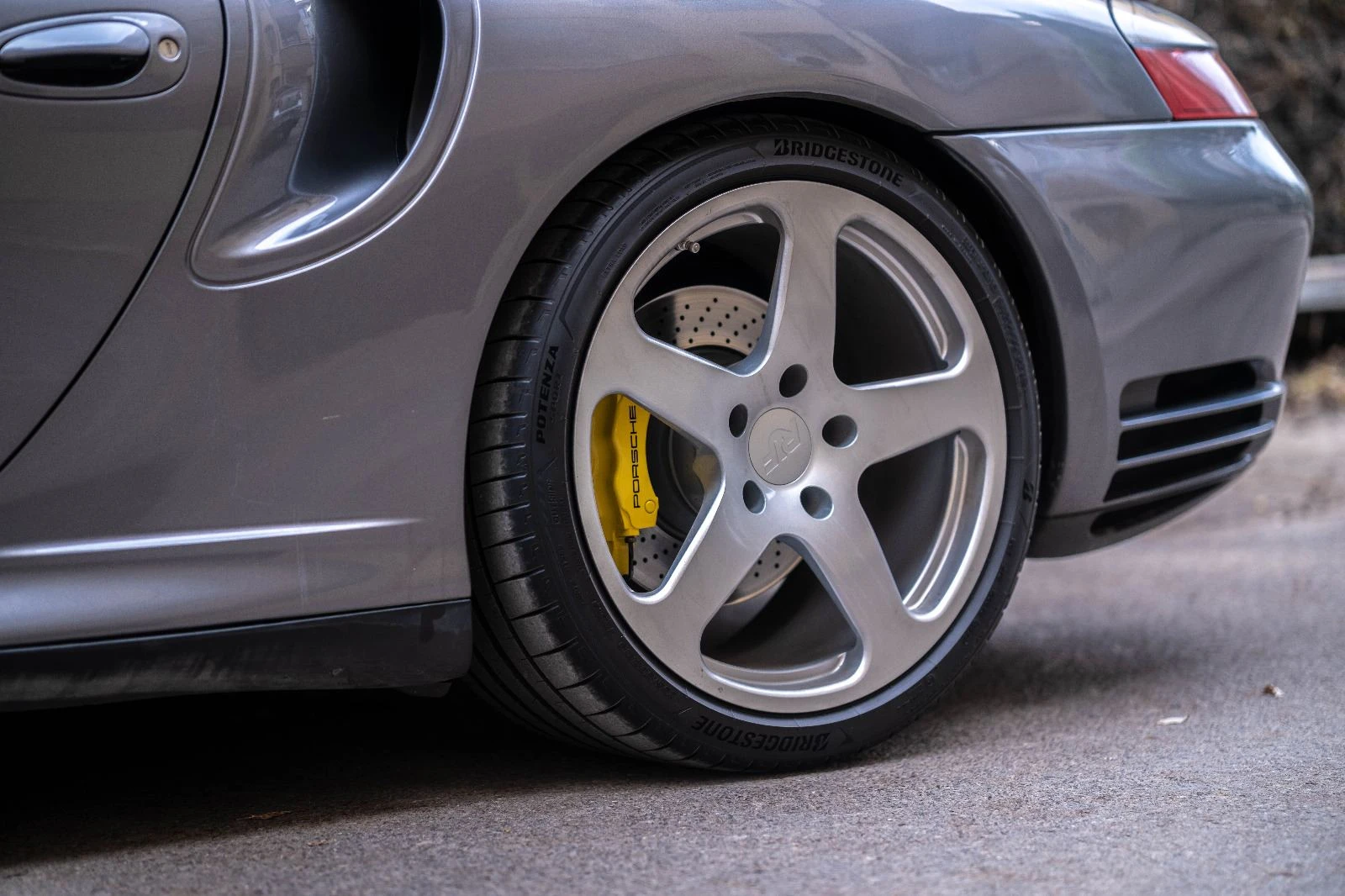 Porsche 911 turbo, снимка 16 - Автомобили и джипове - 54221967