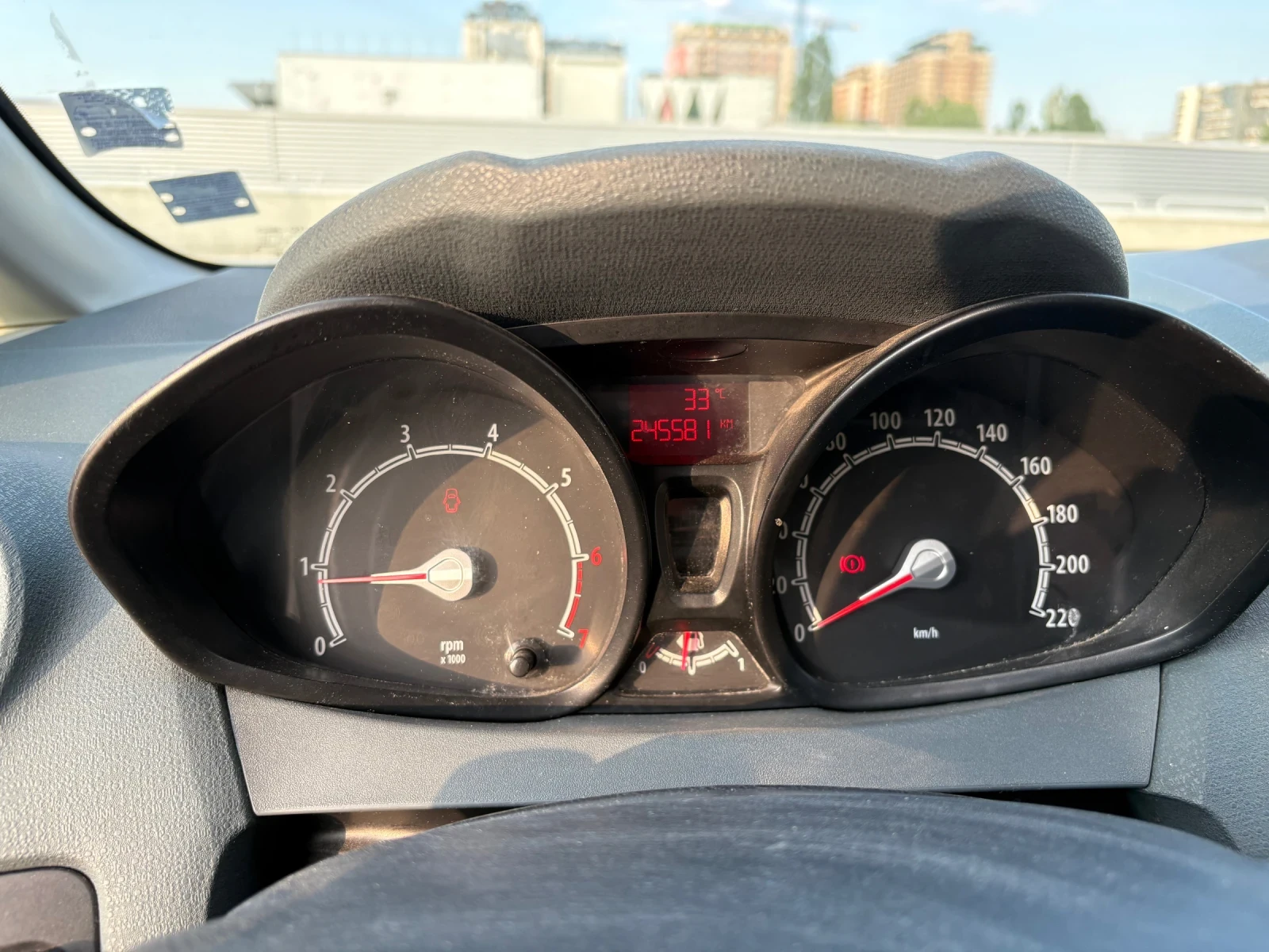 Ford Fiesta 1.4 ГАЗ, снимка 7 - Автомобили и джипове - 55610986