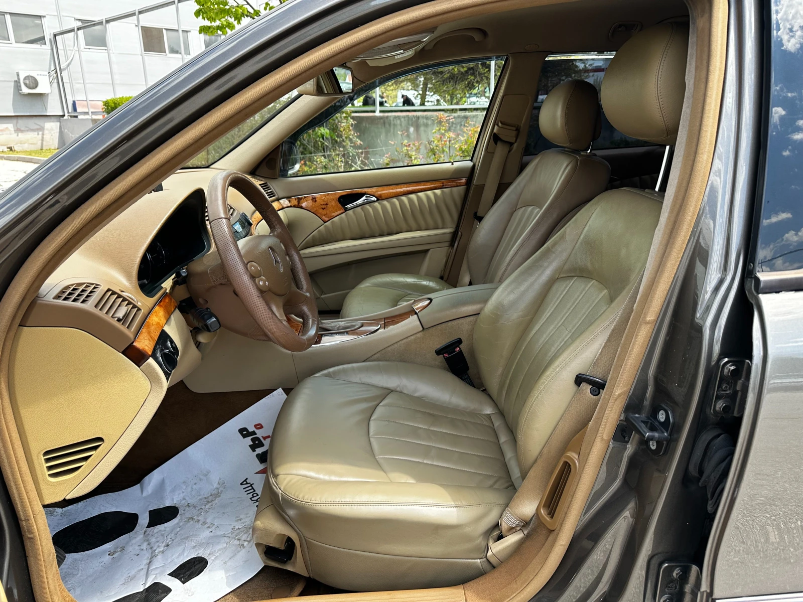 Mercedes-Benz E 280, снимка 8 - Автомобили и джипове - 54425721