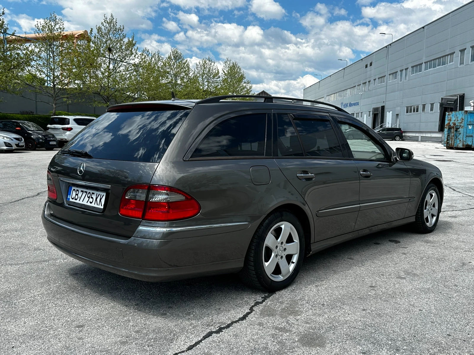 Mercedes-Benz E 280, снимка 4 - Автомобили и джипове - 54425721