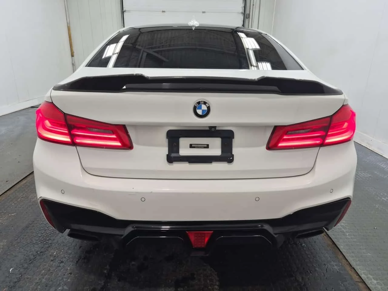 BMW 530 * 530I XDRIVE * CARFAX * ЦЕНА ДО БГ, снимка 4 - Автомобили и джипове - 54427331