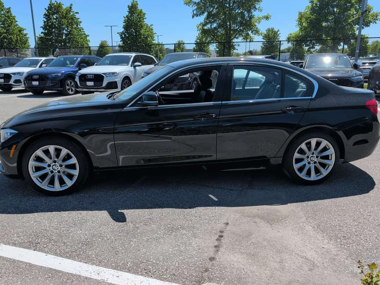 BMW 330 * 330i xDrive * АВТОКРЕДИТ БЕЗ ПЪРВОНАЧАЛНА ВНОСКА, снимка 2 - Автомобили и джипове - 54763129