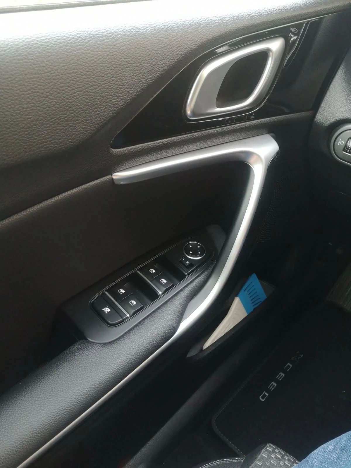 Kia XCeed CRDI, снимка 8 - Автомобили и джипове - 54895707