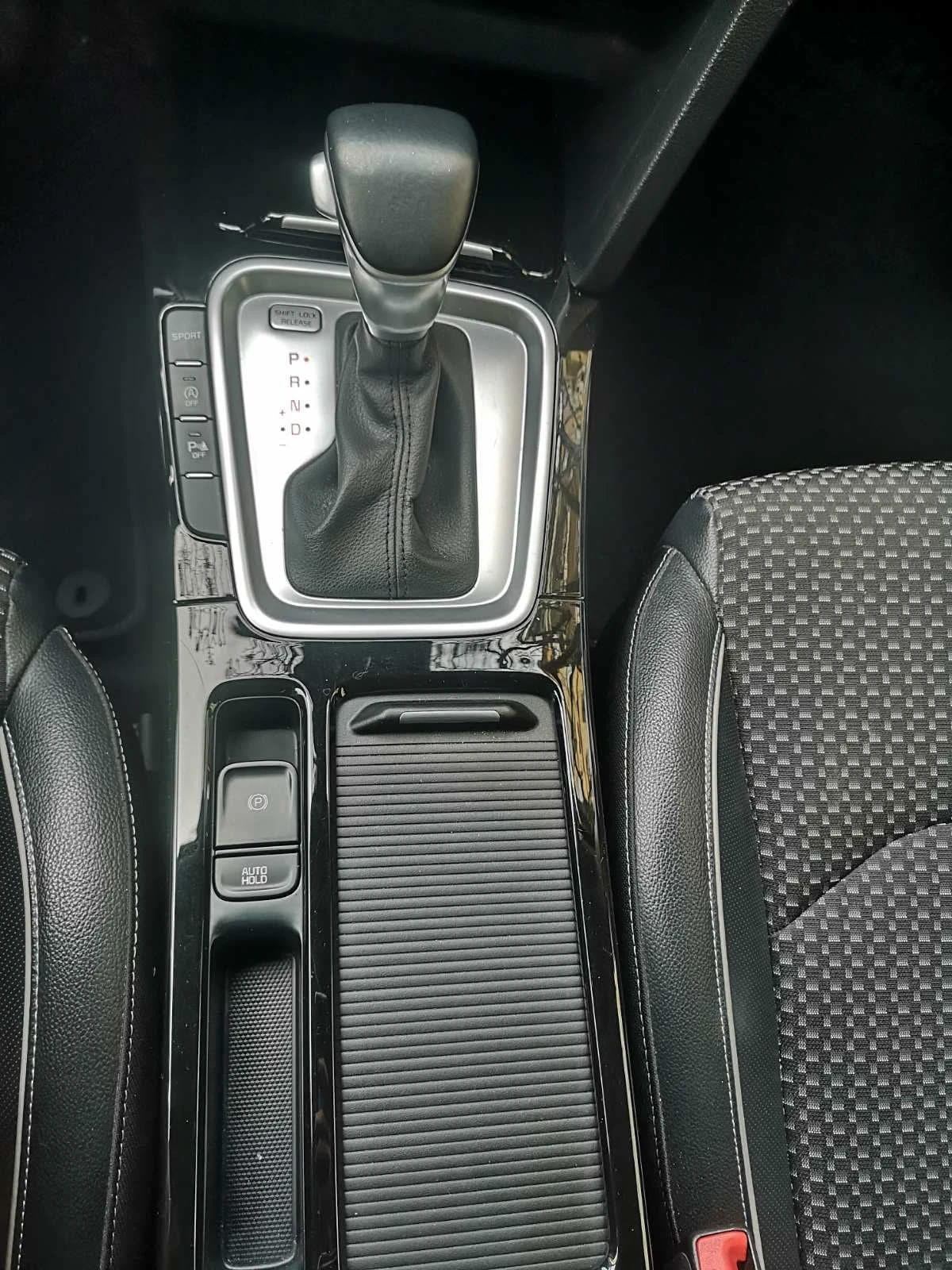 Kia XCeed CRDI, снимка 9 - Автомобили и джипове - 54895707