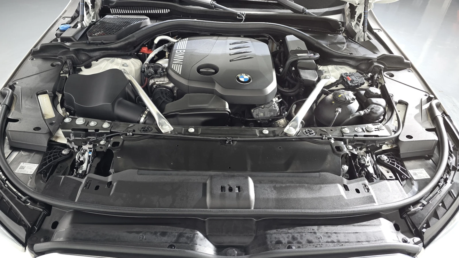 BMW 523 HARMAN KARDON* ЕЛ. БАГАЖНИК* 360* HUD* КРАЙНА ЦЕНА, снимка 6 - Автомобили и джипове - 55435432
