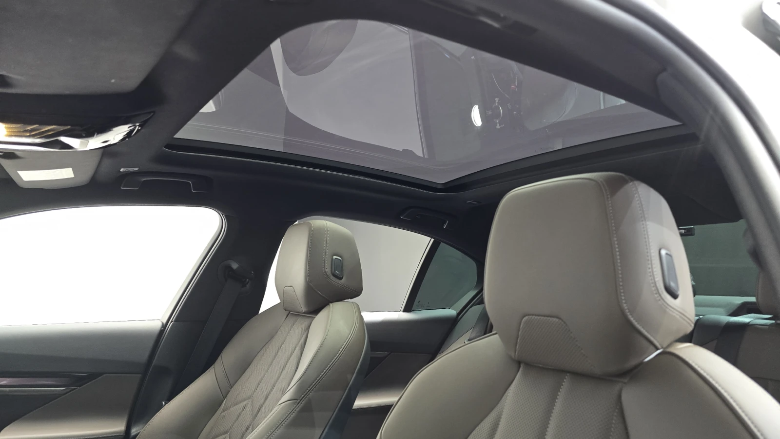 BMW 523 HARMAN KARDON* ЕЛ. БАГАЖНИК* 360* HUD* КРАЙНА ЦЕНА, снимка 15 - Автомобили и джипове - 55435432