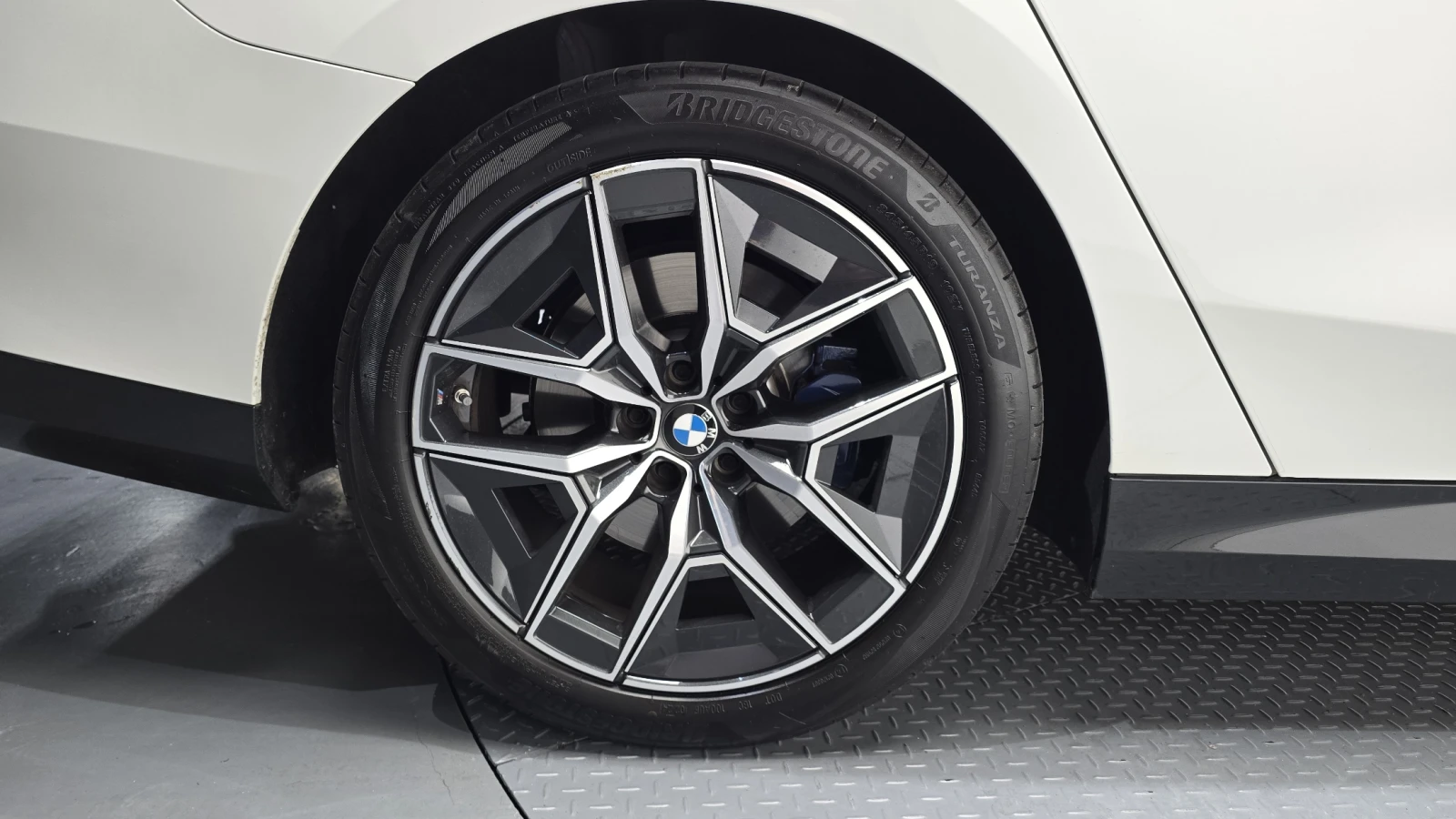 BMW 523 HARMAN KARDON* ЕЛ. БАГАЖНИК* 360* HUD* КРАЙНА ЦЕНА, снимка 5 - Автомобили и джипове - 55435432