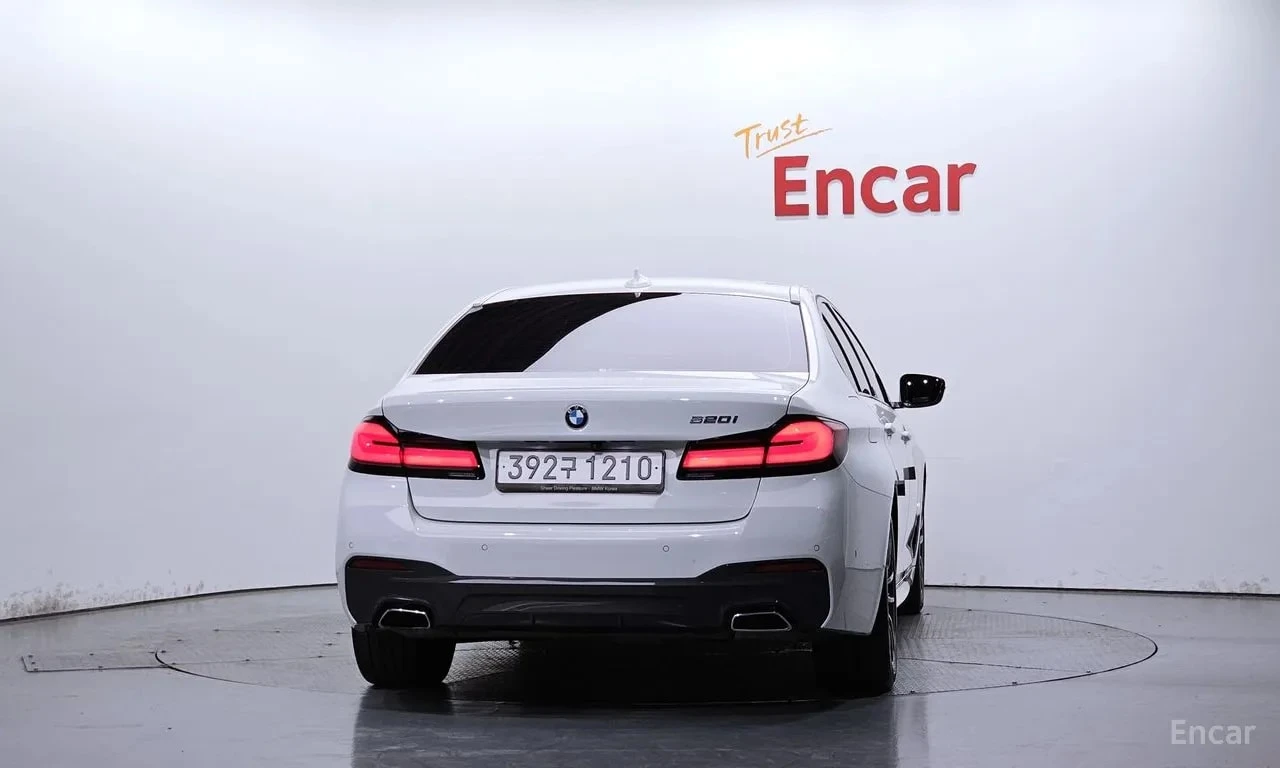 BMW 520 M Sport | ЦЕНА ДО БЪЛГАРИЯ, снимка 4 - Автомобили и джипове - 56107517