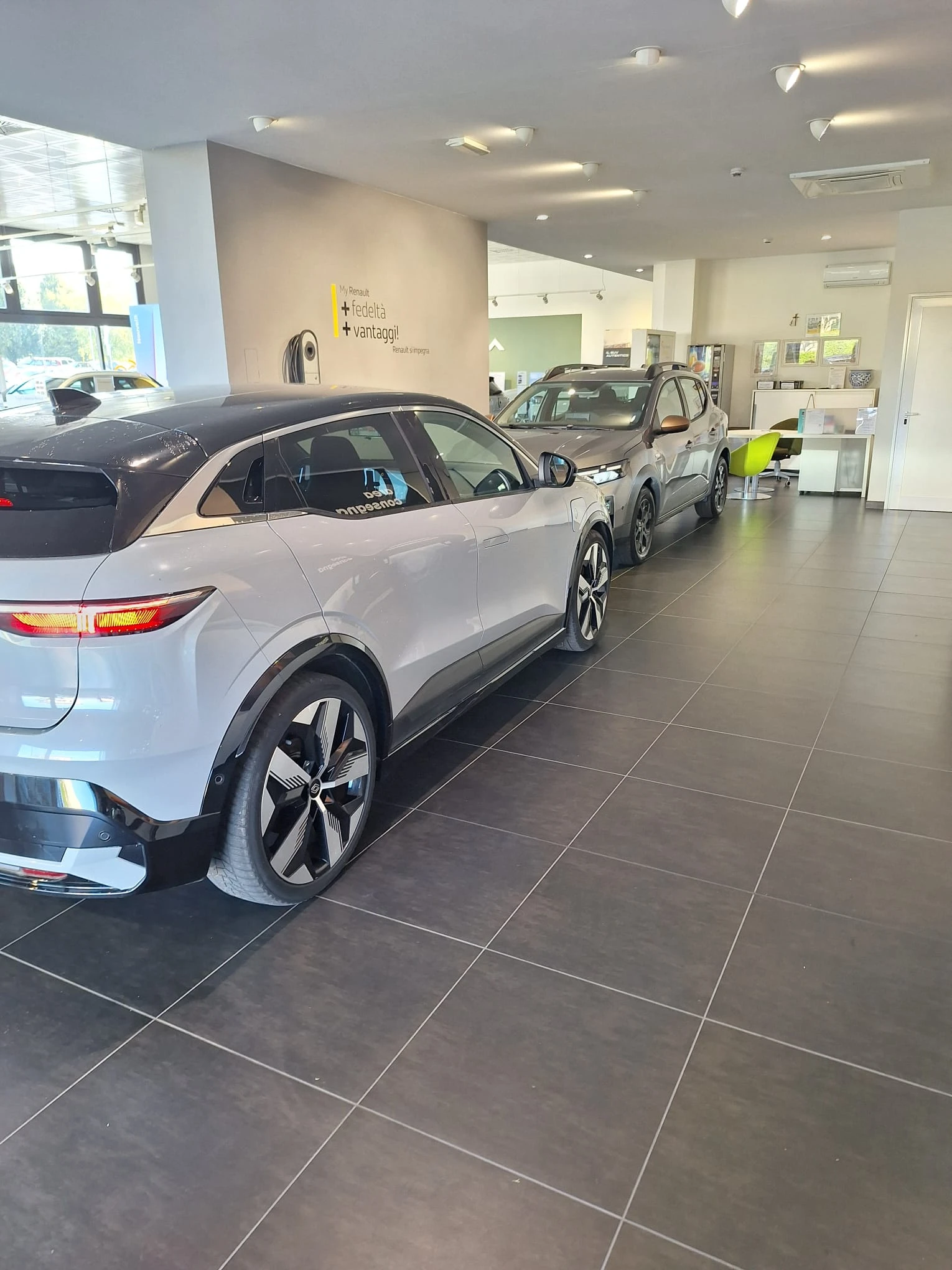 Renault Megane E-TECH* EV60* 218k.* , снимка 4 - Автомобили и джипове - 56335716