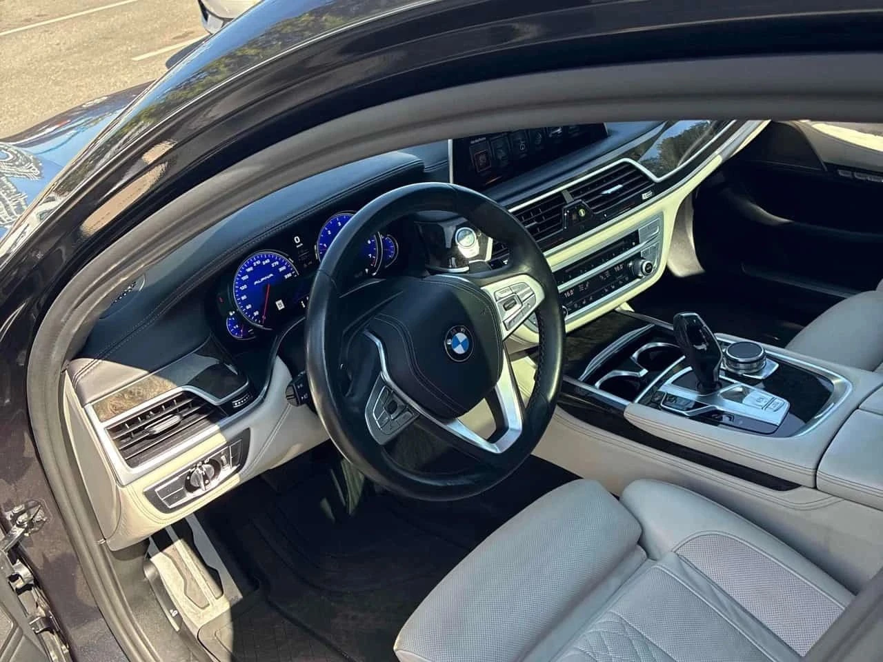 BMW 750, снимка 6 - Автомобили и джипове - 56685534