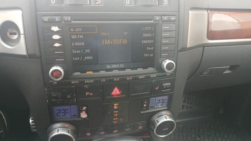 VW Touareg V10tdi Спешно Проблем, снимка 10 - Автомобили и джипове - 53002070