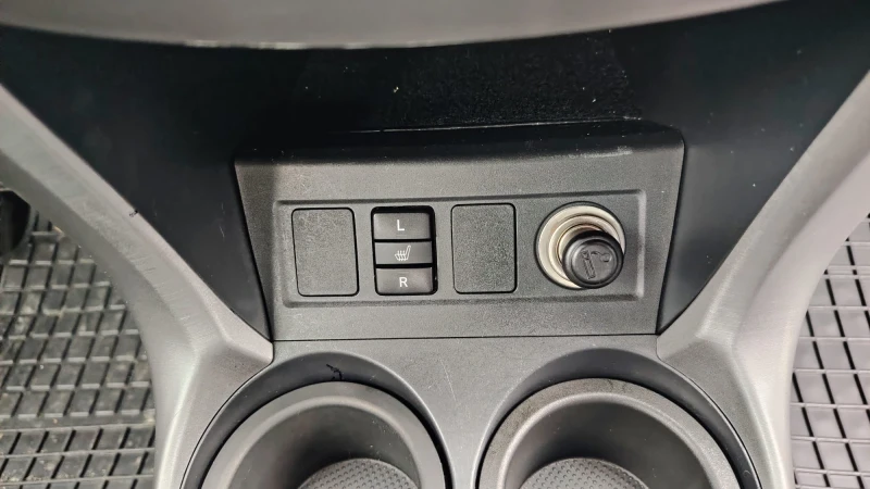 Toyota Rav4 2.0 D4D 136кс, снимка 12 - Автомобили и джипове - 53292472