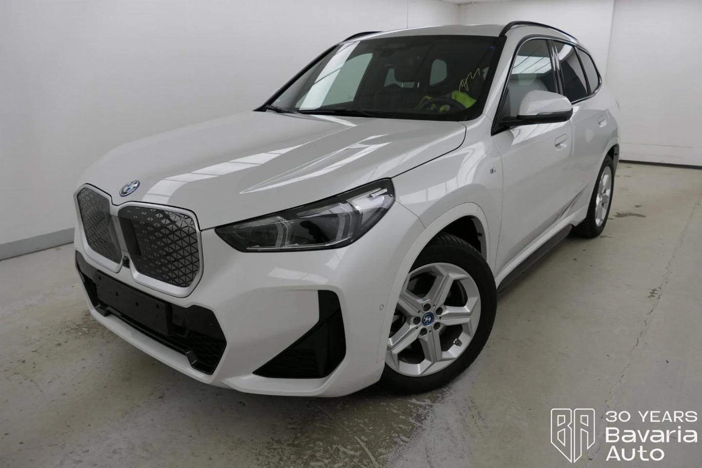 BMW iX1 30 xDrive M Sport Paket Automatic | Mobile.bg   1