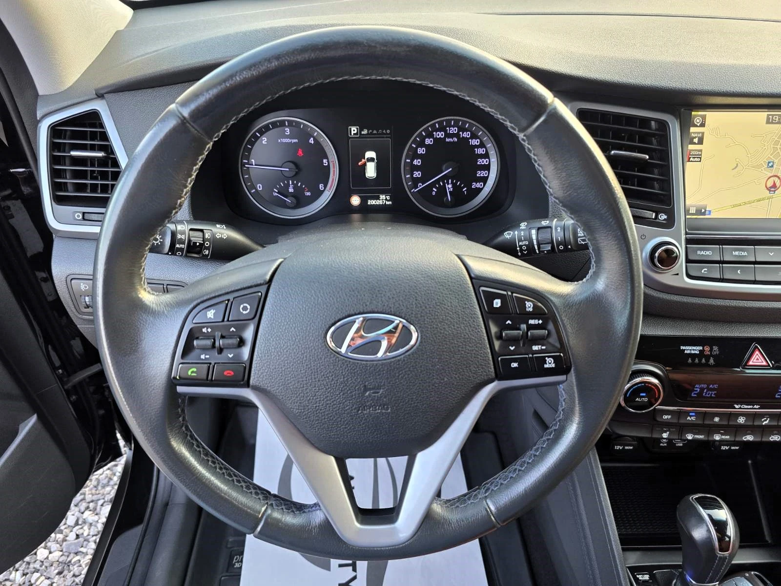 Hyundai Tucson 1.7CRDI/141kc/Aвтоматик/Xpossible, снимка 7 - Автомобили и джипове - 52573212