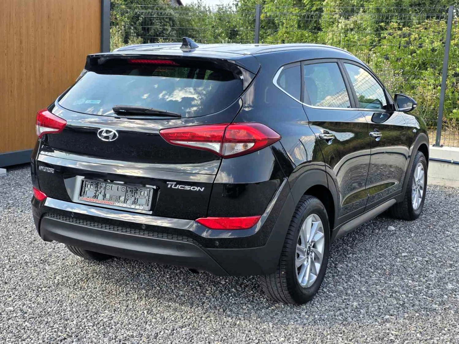 Hyundai Tucson 1.7CRDI/141kc/Aвтоматик/Xpossible, снимка 4 - Автомобили и джипове - 52573212