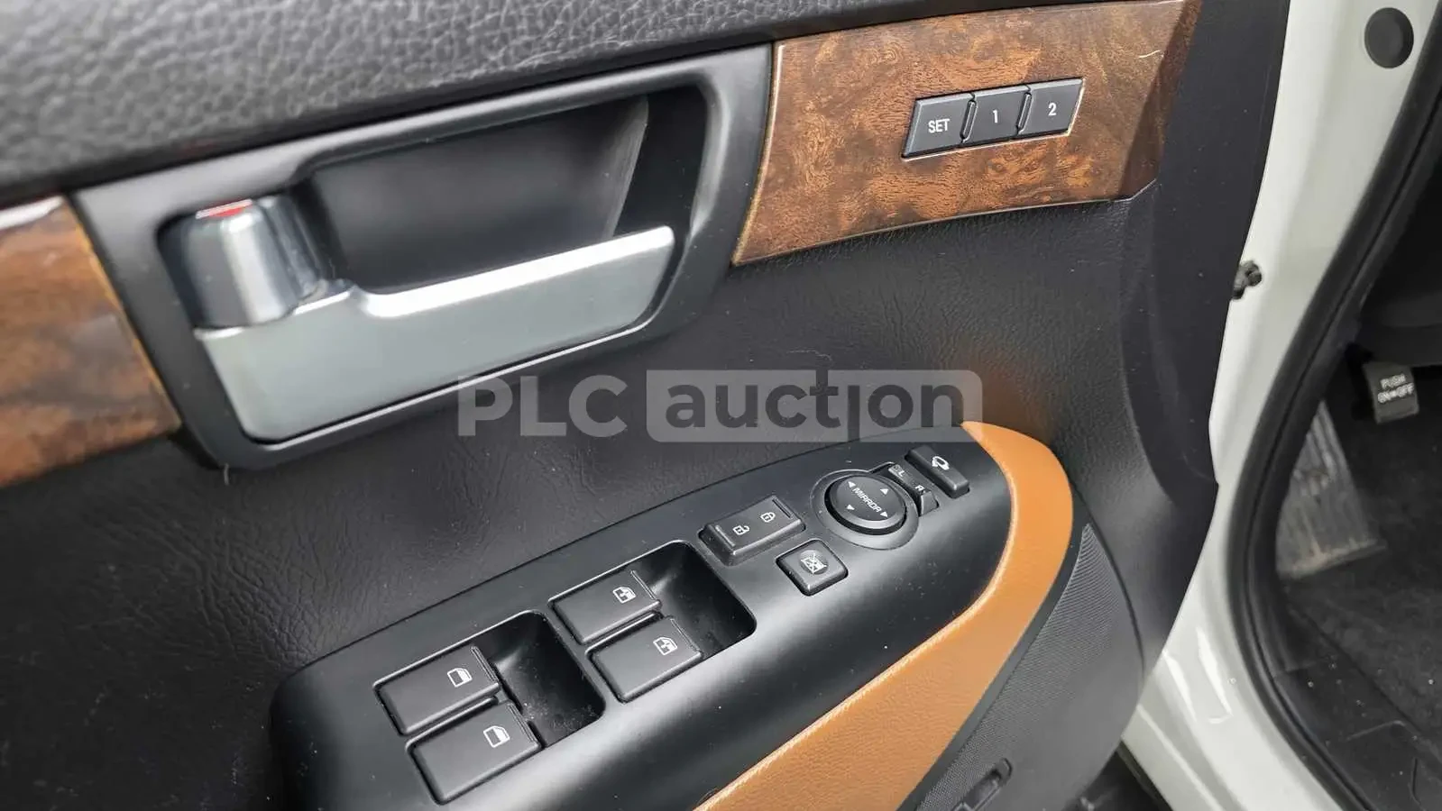 Kia Mohave, снимка 12 - Автомобили и джипове - 54102828