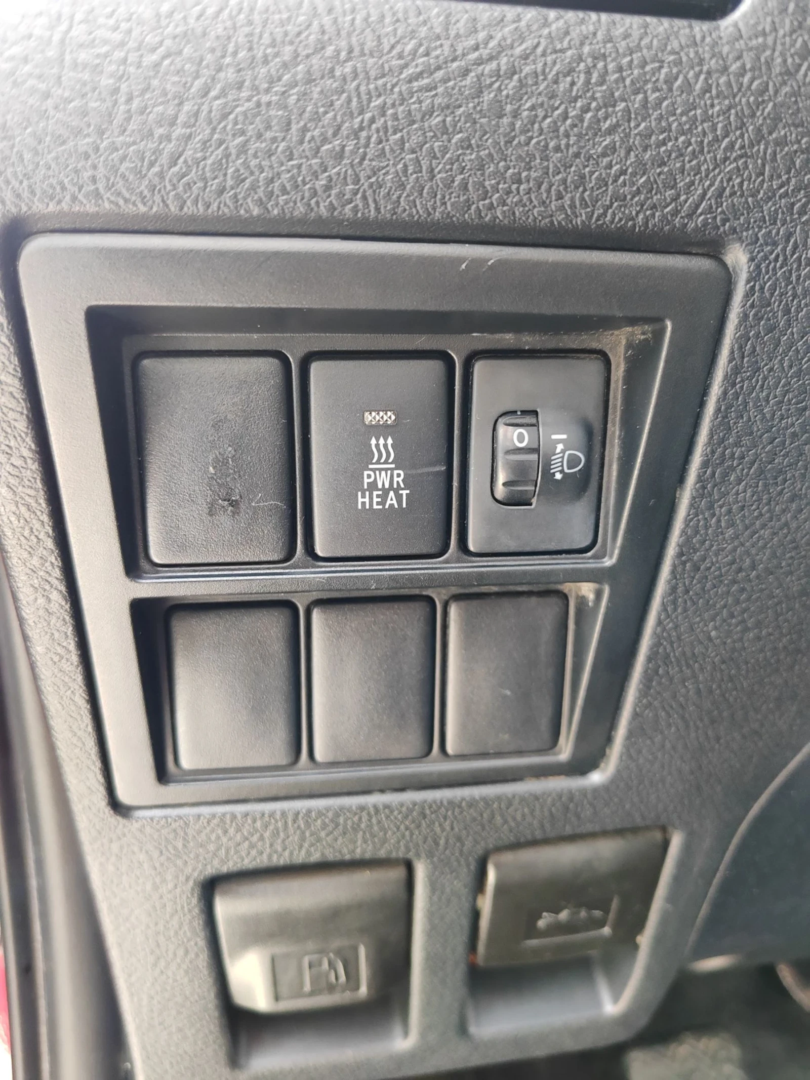 Toyota Hilux 2.4, 150к.с.4х4, снимка 15 - Автомобили и джипове - 54768314
