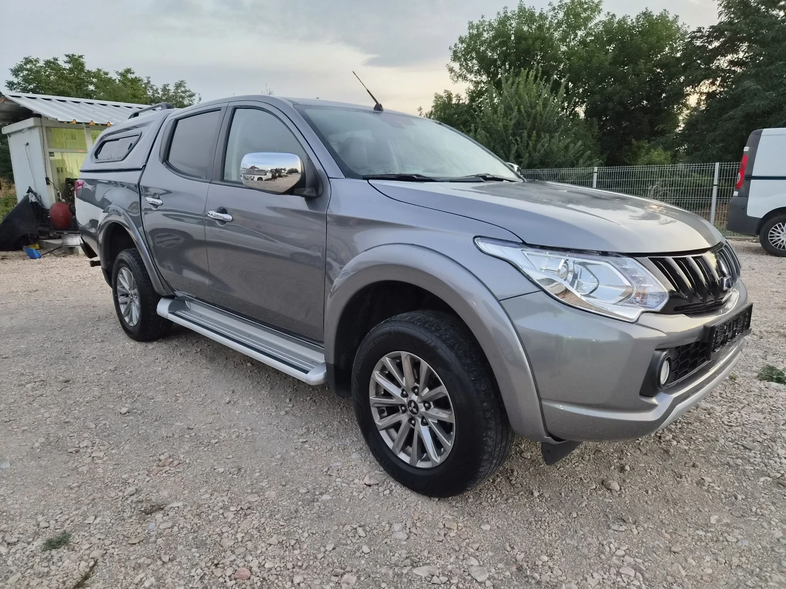 Mitsubishi L200 2.5/180кс, снимка 2 - Автомобили и джипове - 55367510