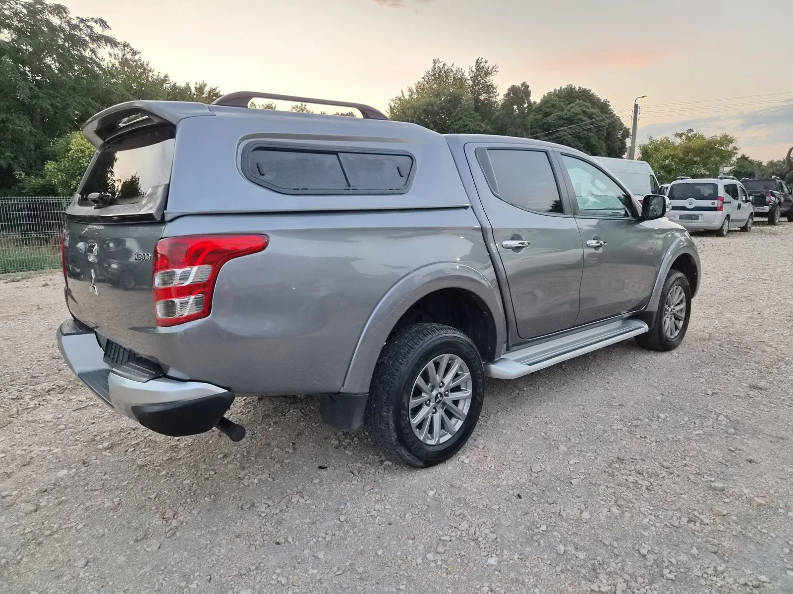 Mitsubishi L200 2.5/180кс, снимка 4 - Автомобили и джипове - 55367510