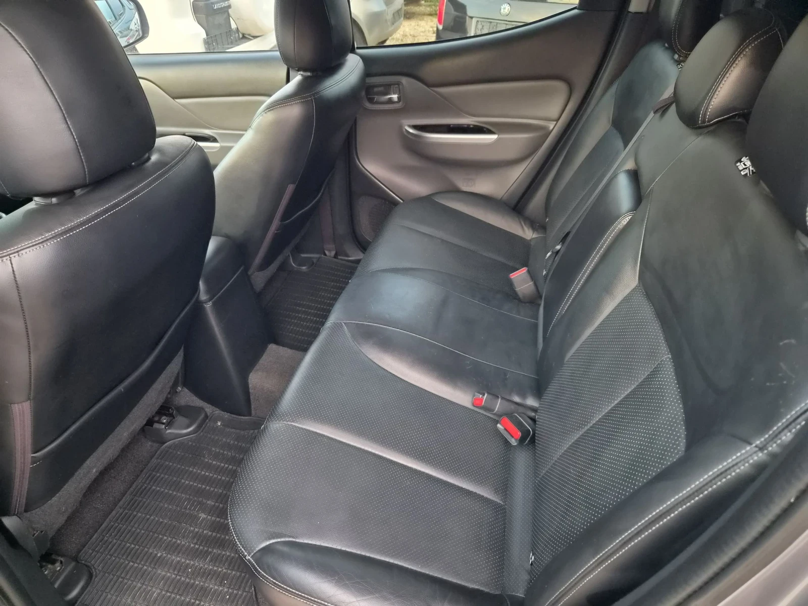 Mitsubishi L200 2.5/180кс, снимка 14 - Автомобили и джипове - 55367510