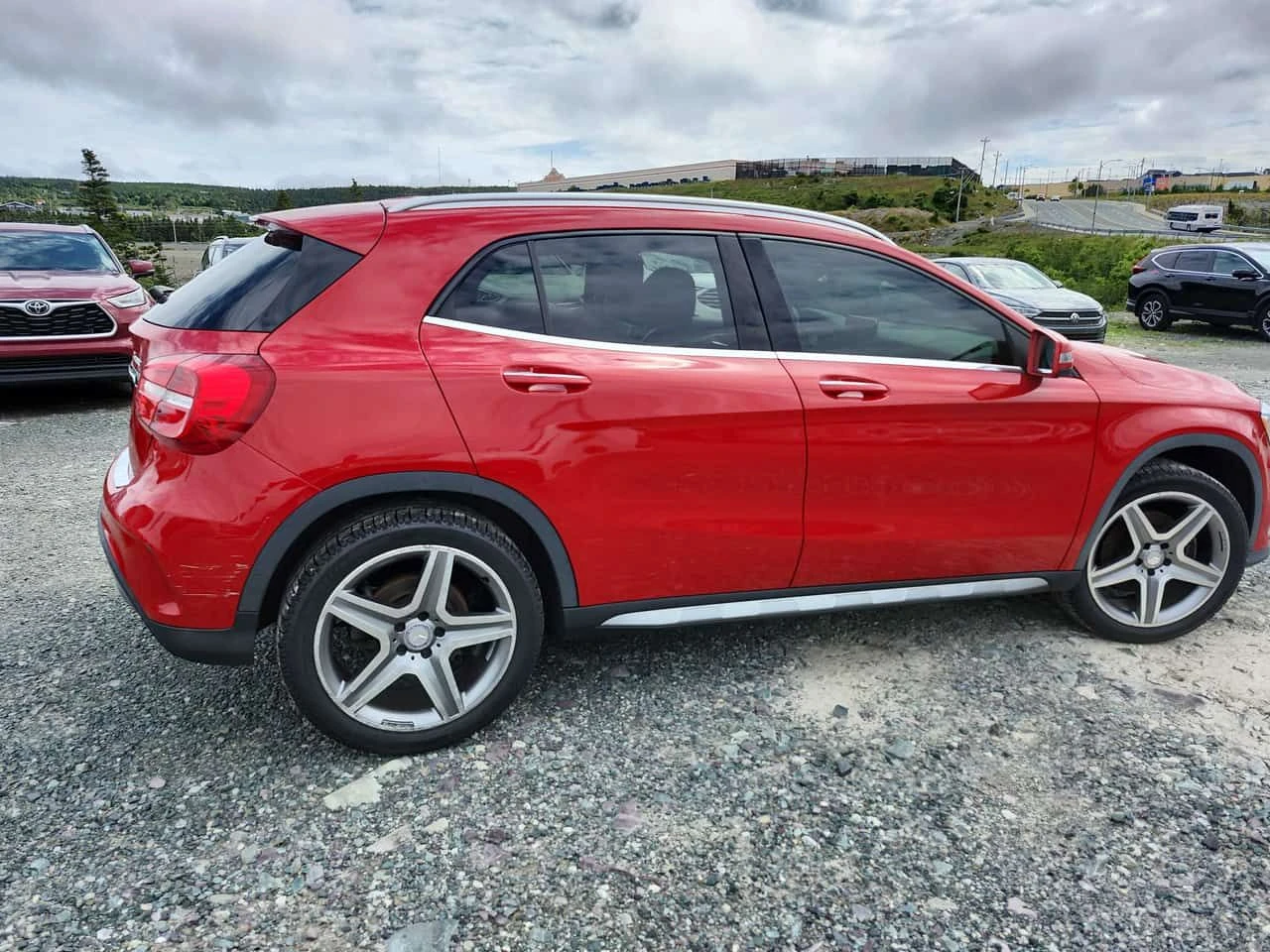 Mercedes-Benz GLA 250 4MATIC * ГЛАВНО ПРЕДСТАВИТЕЛСТВО НА VOLKSWAGEN* , снимка 4 - Автомобили и джипове - 55555743