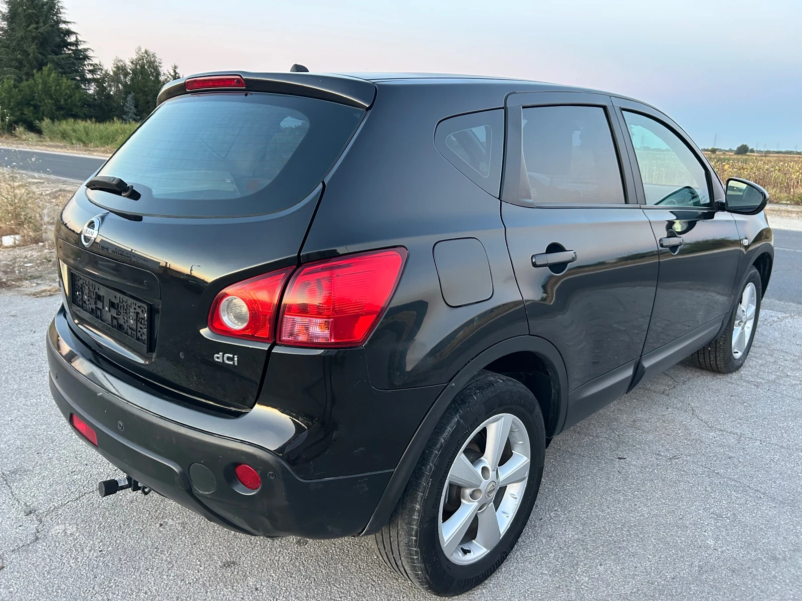 Nissan Qashqai 2.0 dCi АВТОМАТ* 4Х4* ТЕГЛИЧ, снимка 7 - Автомобили и джипове - 55701100