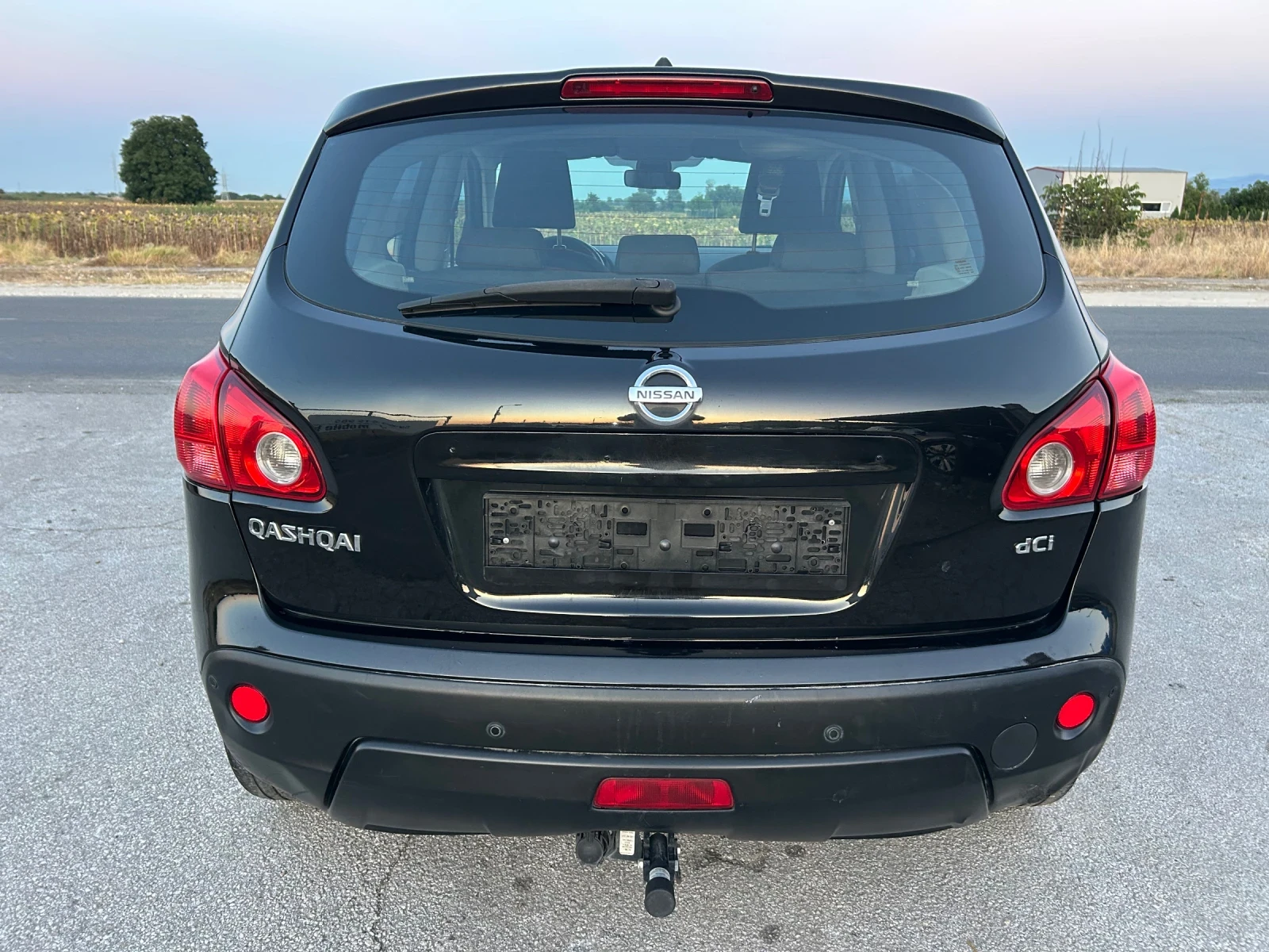 Nissan Qashqai 2.0 dCi АВТОМАТ* 4Х4* ТЕГЛИЧ, снимка 8 - Автомобили и джипове - 55701100
