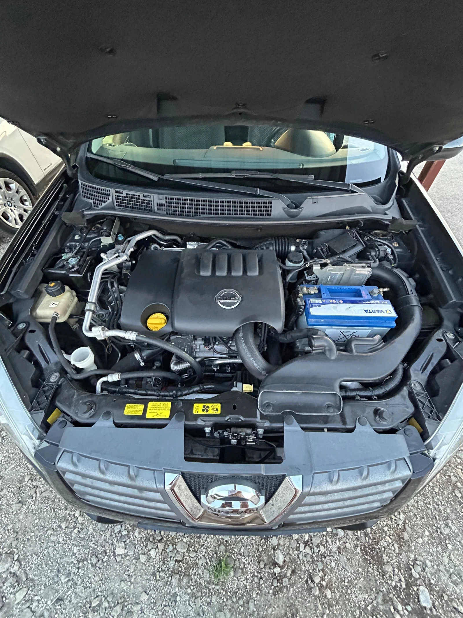 Nissan Qashqai 2.0 dCi АВТОМАТ* 4Х4* ТЕГЛИЧ, снимка 16 - Автомобили и джипове - 55701100