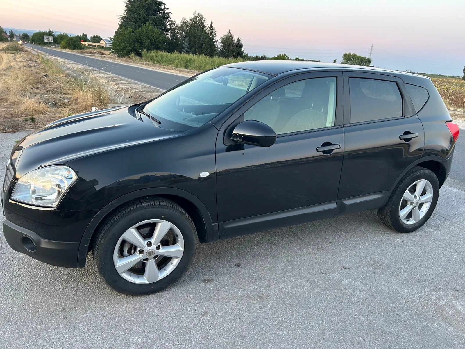 Nissan Qashqai 2.0 dCi АВТОМАТ* 4Х4* ТЕГЛИЧ, снимка 4 - Автомобили и джипове - 55701100