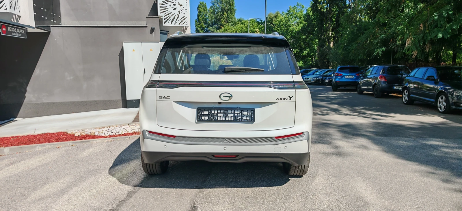 ����� AION Y Premium | Mobile.bg � ����������� 4